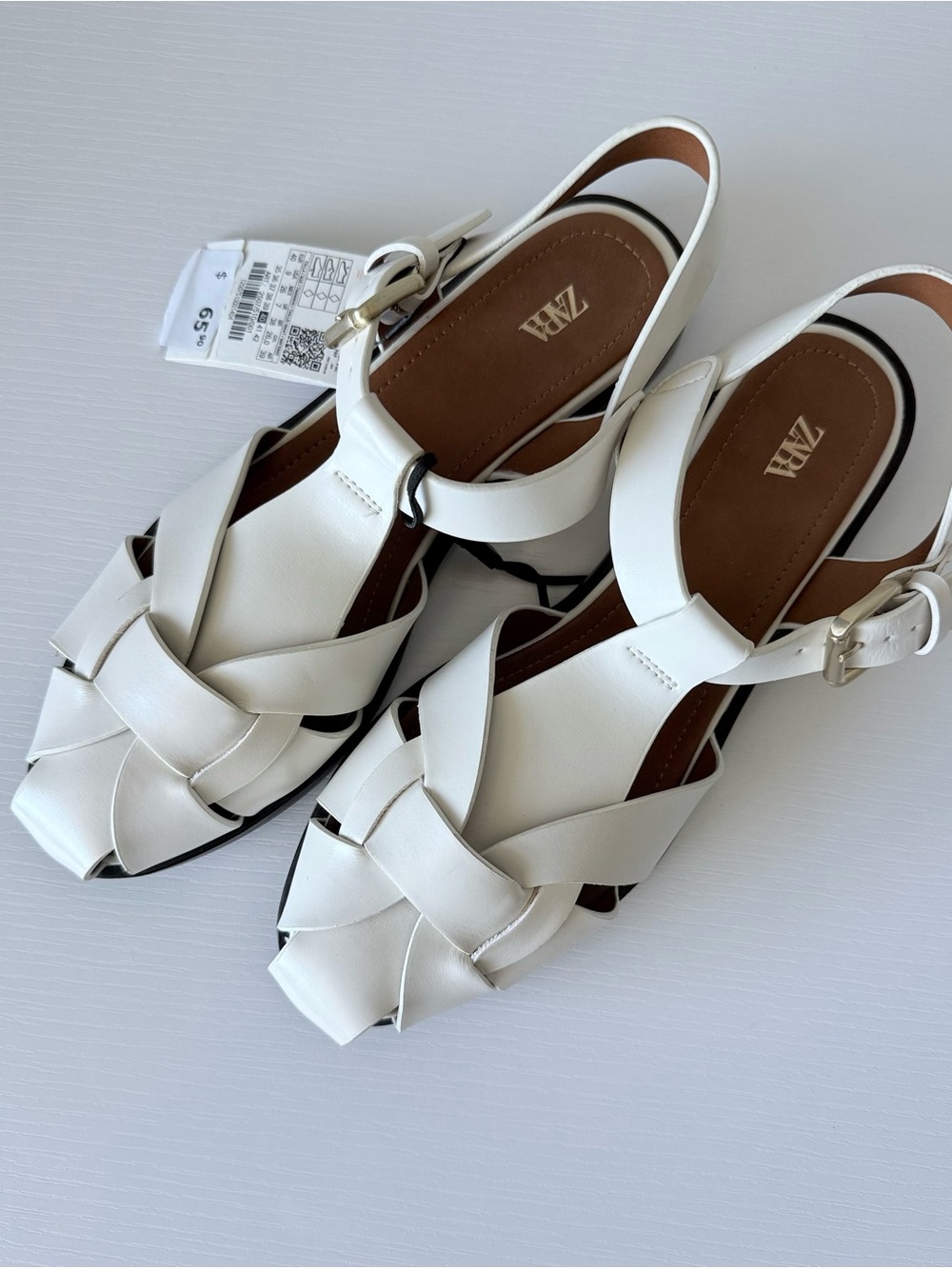 Zara Fisherman model slingback sandals in a soft cream/ivory shade